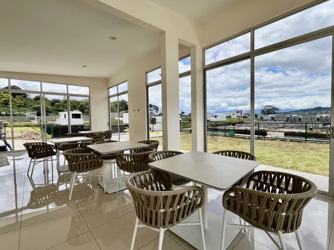 SE ALQUILA CASA NUEVA EN CONDOMINIO AYARCO 385 - SANCHEZ - CURRIDABAT - Imagen 17