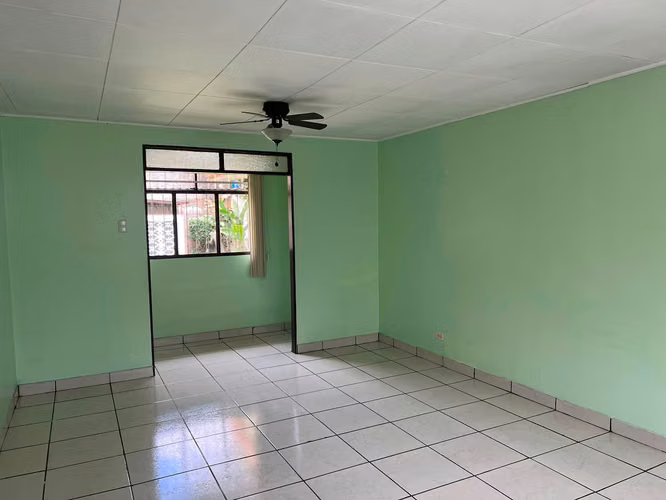 ALQUILER DE CASA EN SABANA OESTE DE UNA PLANTA CON LÍNEA BLANCA - Imagen 7