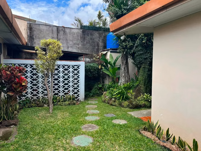 ALQUILER DE CASA EN SABANA OESTE DE UNA PLANTA CON LÍNEA BLANCA - Imagen 14