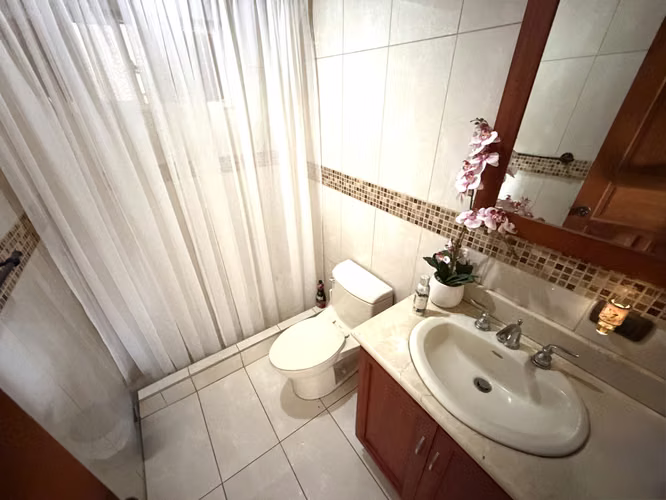 VENTA DE ESPECTACULAR CASA EN RESIDENCIAL EL REFUGIO - SAN RAMON - TRES RIOS - Imagen 14