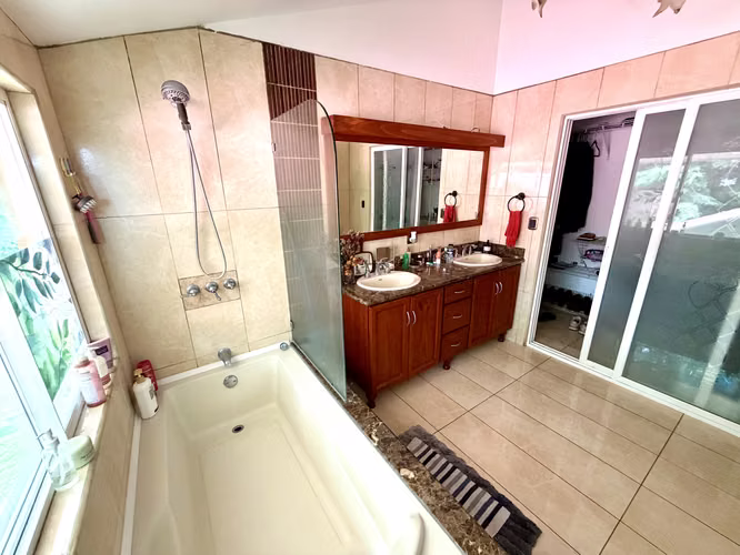 VENTA DE ESPECTACULAR CASA EN RESIDENCIAL EL REFUGIO - SAN RAMON - TRES RIOS - Imagen 20