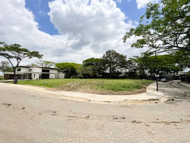 Venta de lote en Condominio Latitud, Santa Ana, Lindora - Imagen 11