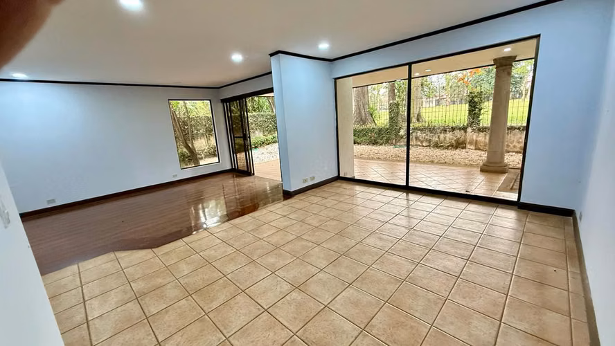 Alquiler de casa Heredia Ciudad Cariari | Vista al Campo de Golf | Calle Privada con Vigilancia - Imagen 5