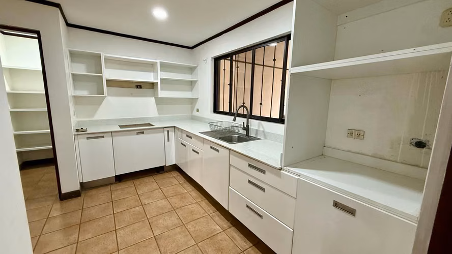Alquiler de casa Heredia Ciudad Cariari | Vista al Campo de Golf | Calle Privada con Vigilancia - Imagen 8