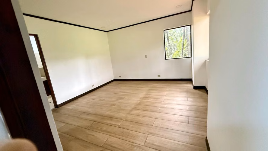 Alquiler de casa Heredia Ciudad Cariari | Vista al Campo de Golf | Calle Privada con Vigilancia - Imagen 17