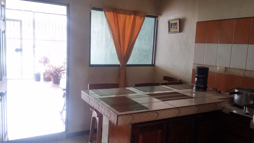Habitaciones amuebladas en alquiler — Alajuela Centro - Imagen 3