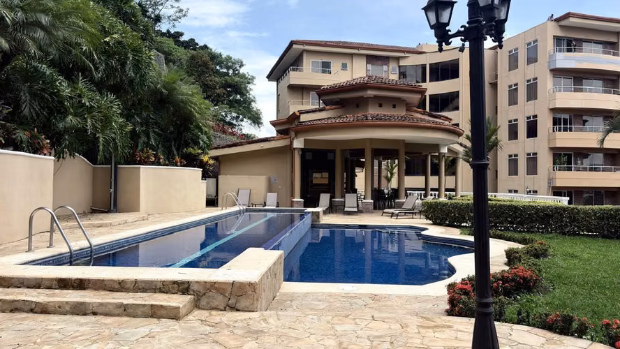 Remate bancario en  Condominio Valle Arriba en Escazú