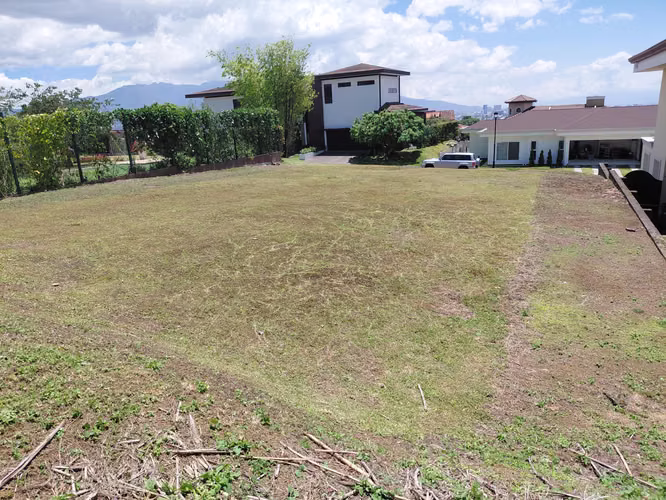 Lote en Condominio Bosques de Altamonte, plano con vista - Imagen 3