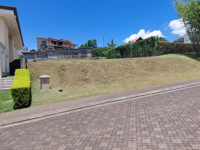 Lote en Condominio Bosques de Altamonte, plano con vista - Imagen 5