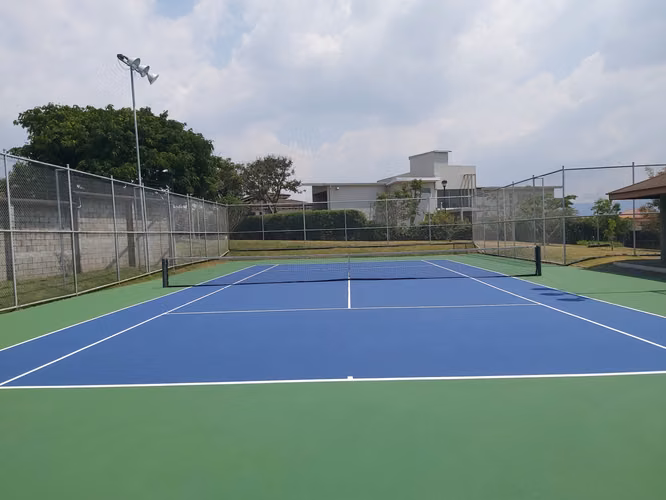 Lote en Condominio Bosques de Altamonte, plano con vista - Imagen 8