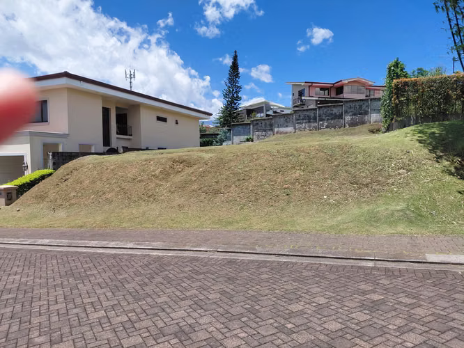 Lote en Condominio Bosques de Altamonte, plano con vista - Imagen 6