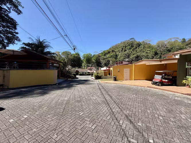 VENTA Lote en Punta Leona (MJ)