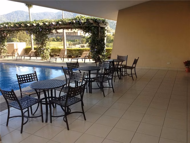 Alquiler de apartamento, en tercer piso. Condominio Torres del Sol, Tres Ríos - Imagen 4