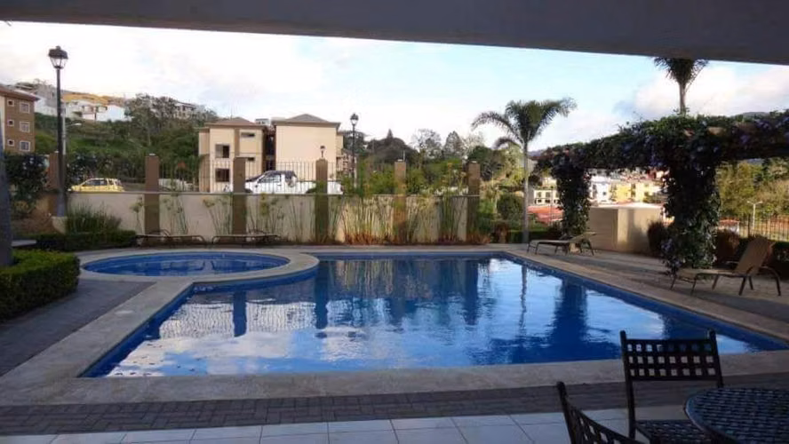 Alquiler de apartamento, en tercer piso. Condominio Torres del Sol, Tres Ríos - Imagen 3