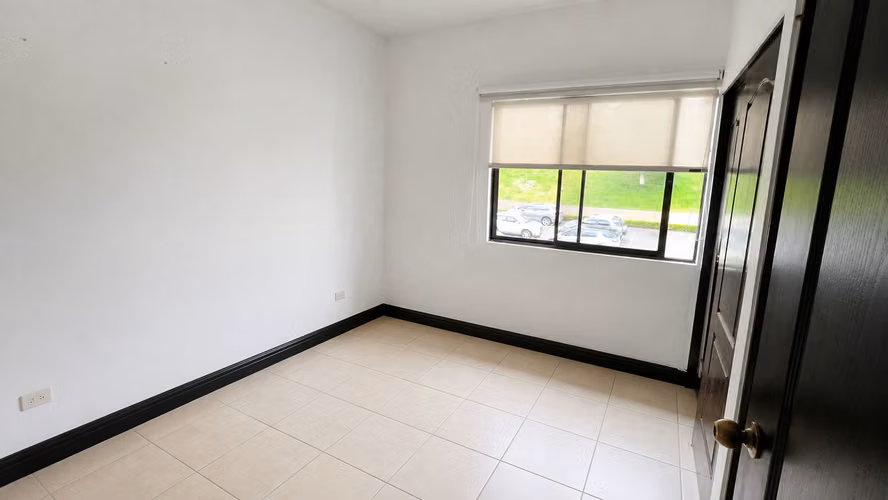 Alquiler de apartamento, en tercer piso. Condominio Torres del Sol, Tres Ríos - Imagen 13