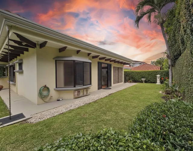 VALLE DEL SOL LINDORA SANTA ANA! CASA DE UN NIVEL CON 700 M2 DE LOTE - Imagen 18