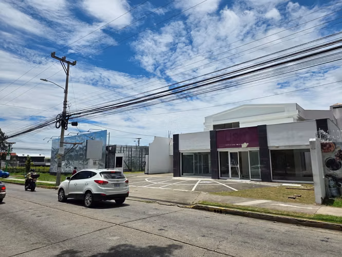 Se alquila espaciosa casa en Rohrmoser con uso de suelo comercial - Imagen 4