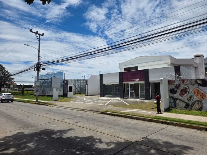 Se alquila espaciosa casa en Rohrmoser con uso de suelo comercial - Imagen 6