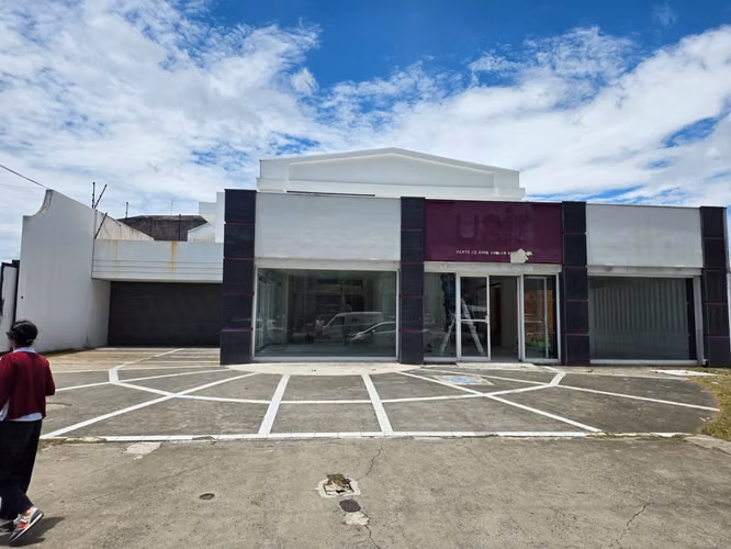 Se alquila espaciosa casa en Rohrmoser con uso de suelo comercial - Imagen 8