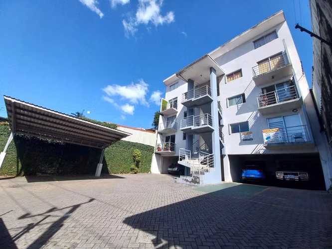 Venta de Apartamento AMUEBLADO en San Fco de Dos Ríos-San José. 26-574