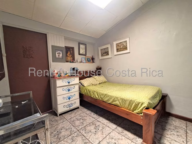 Venta de Casa + Local  en Gravillas de Desamparados. 26-1433