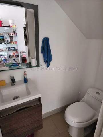 Venta de Casa en San Antonio de Alajuela. RAH 27-408