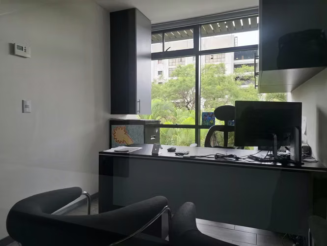 Alquiler oficina 320m2 en La Sabana con seguridad y parqueos. - Imagen 15