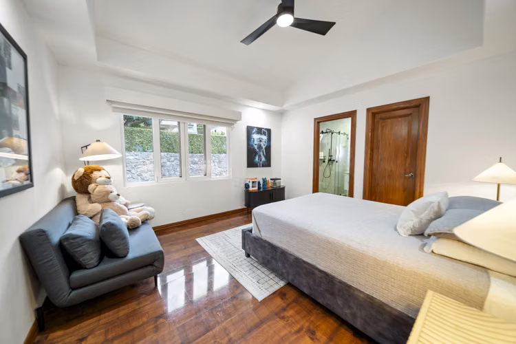 VENTA DE CASA REMODELADA EN CERRO ALTO, ESCAZÚ* - Imagen 16
