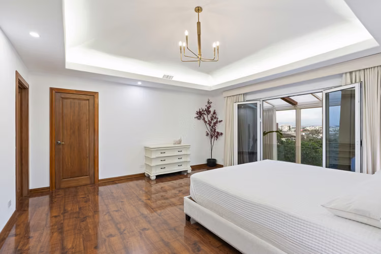 VENTA DE CASA REMODELADA EN CERRO ALTO, ESCAZÚ* - Imagen 14
