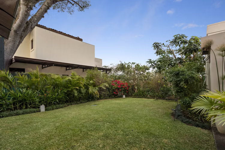 VENTA DE CASA REMODELADA EN CERRO ALTO, ESCAZÚ* - Imagen 17