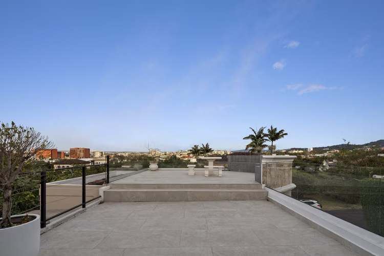 VENTA DE CASA REMODELADA EN CERRO ALTO, ESCAZÚ* - Imagen 4