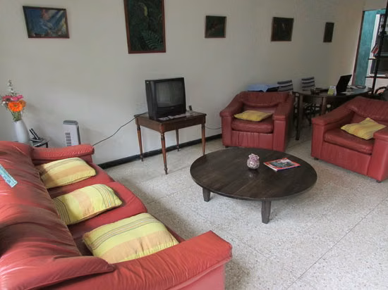 - ex. Hotel Casa León – Alojamiento y desayuno en el centro de San José - Imagen 2