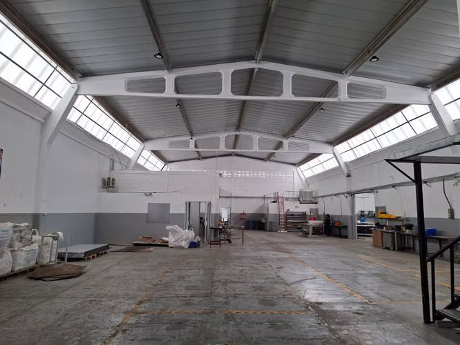 ALQUILA BODEGA USO INDUSTRIAL 635 m2, trifásico - Imagen 4