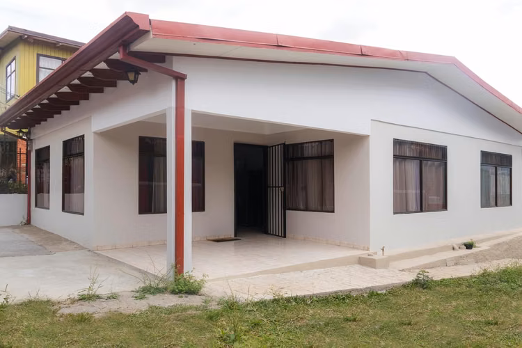 CASA AMUEBLADA EN ALQUILER — San Antonio de Desamparados