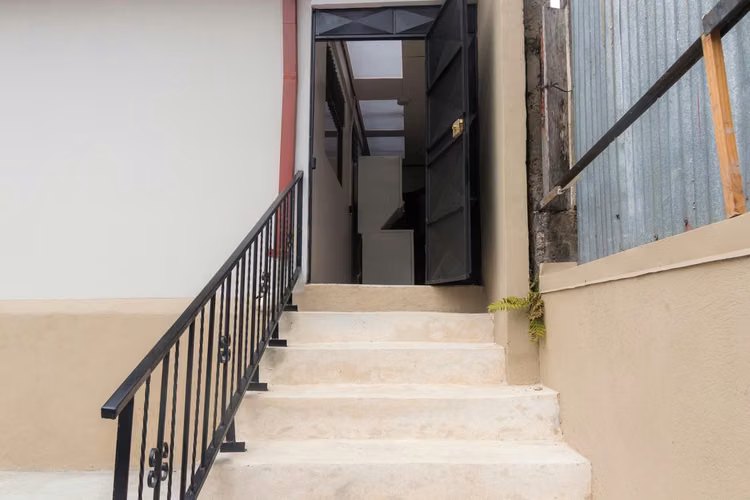 CASA AMUEBLADA EN ALQUILER — San Antonio de Desamparados