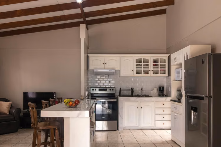 CASA AMUEBLADA EN ALQUILER — San Antonio de Desamparados