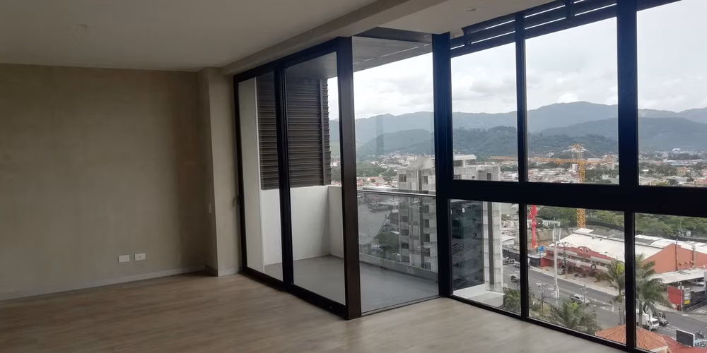 Se alquila amplio Apartamento en Freses de Curridabat - Imagen 8