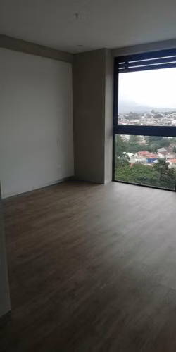 Se alquila amplio Apartamento en Freses de Curridabat - Imagen 3