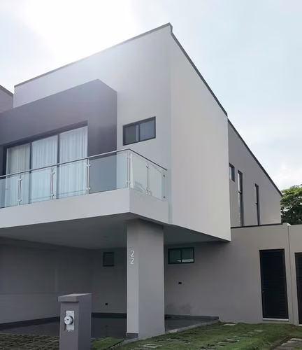 Casa de Lujo en Lindora | 3DOR/2.5BA | 188 m² + Patio 100 m²
