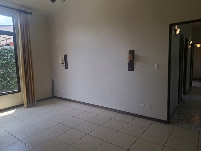 Se vende linda casa en Lomas de Ayarco, Curridabat - Imagen 12