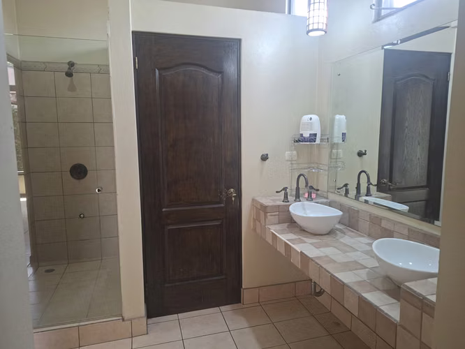 Se vende linda casa en Lomas de Ayarco, Curridabat - Imagen 11