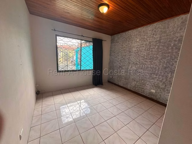 Vendo Casa en Residencial en Alajuela con patio - Imagen 7
