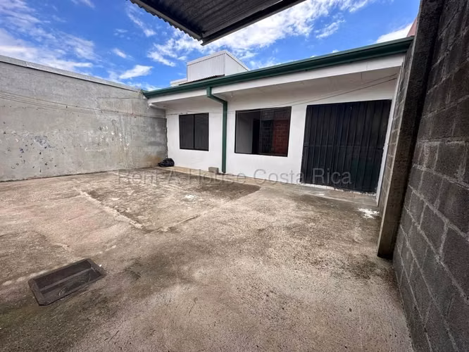 Vendo Casa en Residencial en Alajuela con patio - Imagen 15