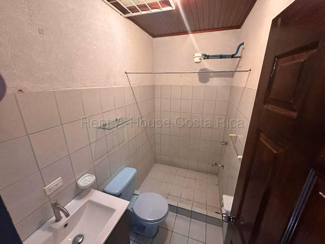 Vendo Casa en Residencial en Alajuela con patio - Imagen 14