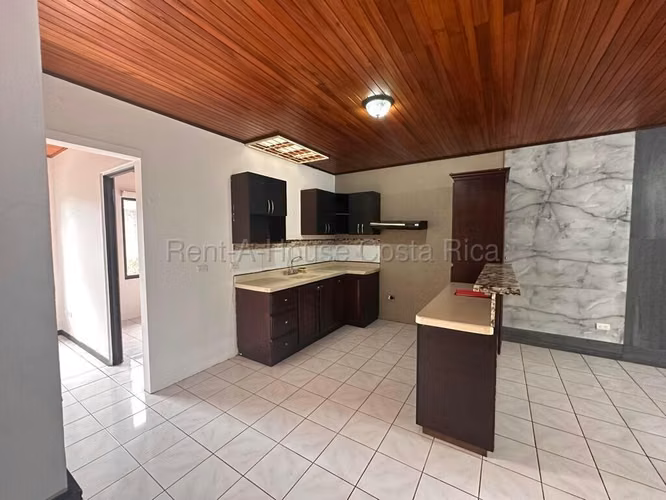 Vendo Casa en Residencial en Alajuela con patio - Imagen 6