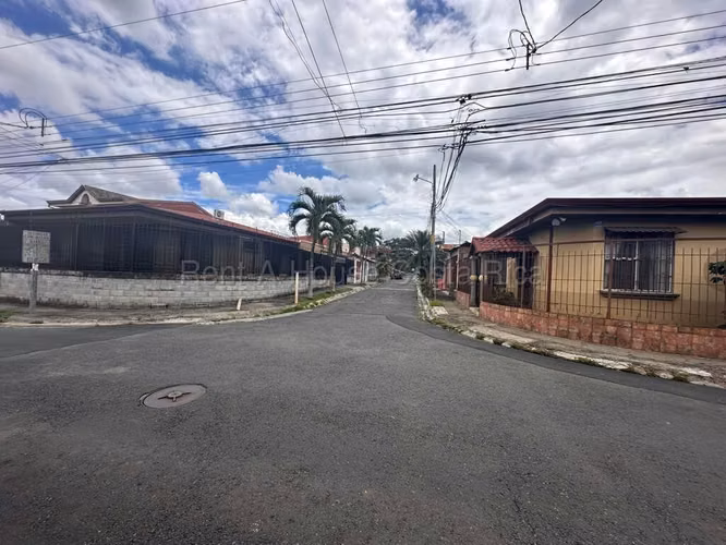 Vendo Casa en Residencial en Alajuela con patio - Imagen 18