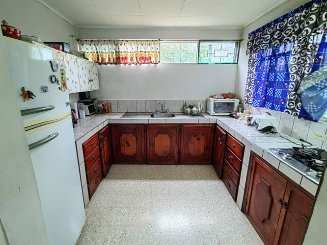 *Venta Casa y Apartamento en Lourdes de Montes de Oca - Imagen 5