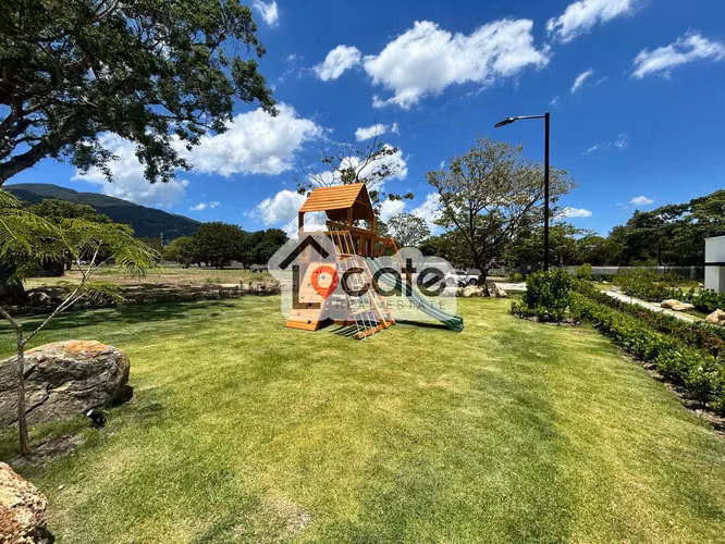 Venta de lotes amplios en Condominio, Santa Ana - Imagen 2