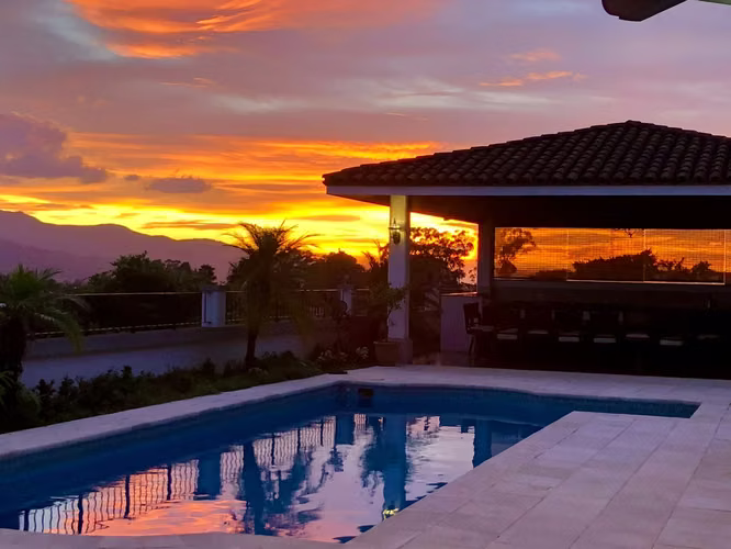 Venta residencia de lujo en Guayabos de Curridabat. Casa de Revista con piscina y apartamento - Imagen 18