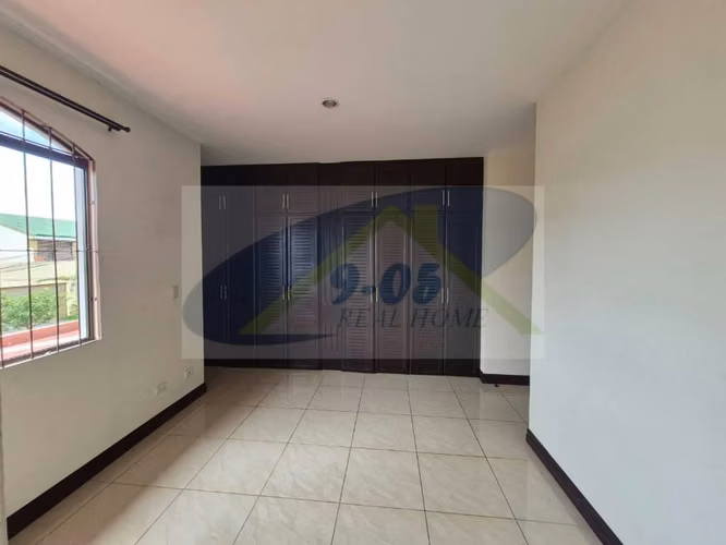 ALQUILER DE APARTAMENTO EN LOMAS DE AYARCO, CURRIDABAT, DE 3 HABITACIONES , INCLUYE INTERNET Y CABLE - Imagen 4